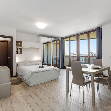 Ferienwohnung Monolocale Con Balcone Self Check In Milano Sempione Exterior foto