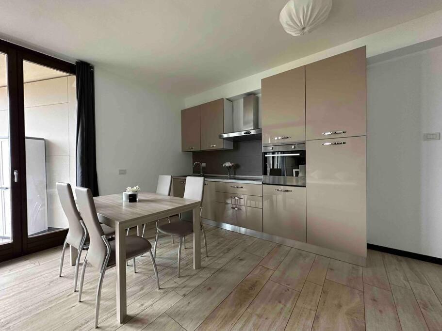 Ferienwohnung Monolocale Con Balcone Self Check In Milano Sempione Exterior foto